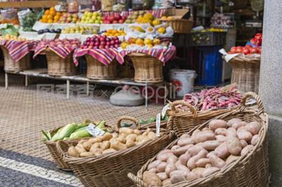 农副产品集市 连接城乡的绿色纽带